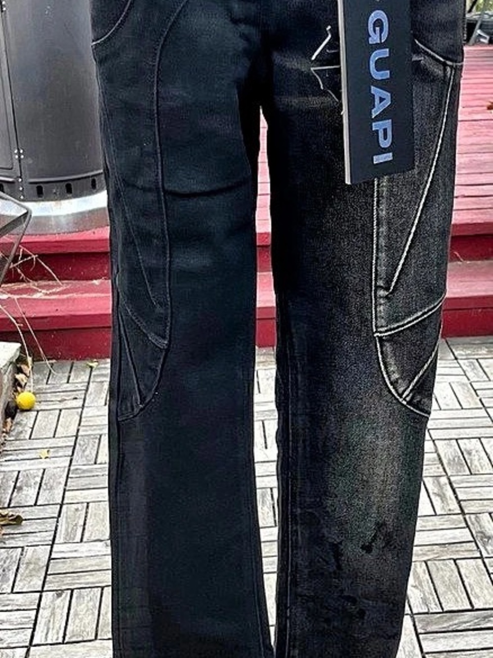 GUAPI Waxed-Effect Jeans - Picture 2 of 9